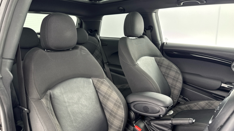 MINI Hatchback 1.5 Cooper Sport II 3dr Auto Petrol Hatchback